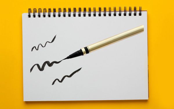 Cách khắc phục hiện tượng bút kẻ mắt bị tòe ngòi