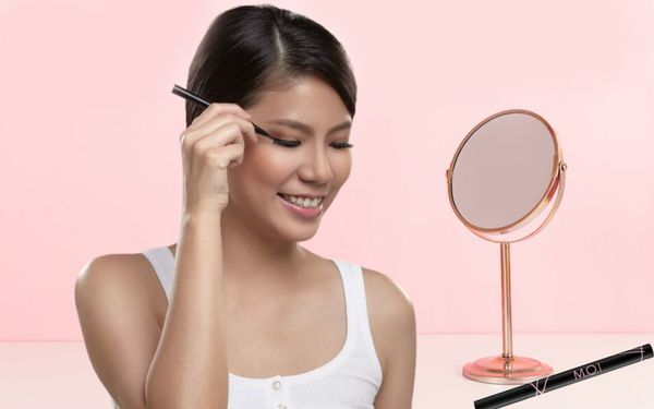 Bút kẻ viền mắt giúp tạo đường viền chính xác