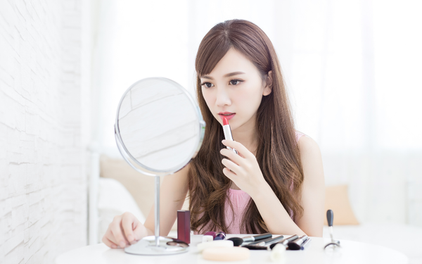 Cách đánh son cho môi mỏng dày và quyến rũ hơn