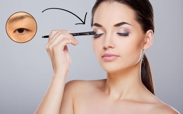 Cách kẻ eyeliner cho mắt sụp mí: Làm đẹp tự tin từng bước chân