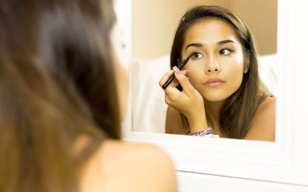 Phong cách kẻ mắt tự nhiên - Bí quyết cho vẻ đẹp trong trẻo