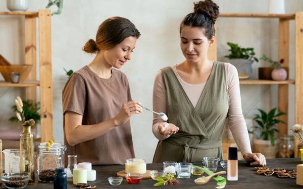 Học lỏm 2 cách làm kem che khuyết điểm đơn giản nhưng hiệu quả