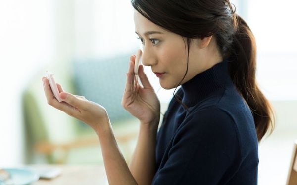 Cách trang điểm che vết sẹo trên mặt giúp bạn tái tạo vẻ đẹp tự tin