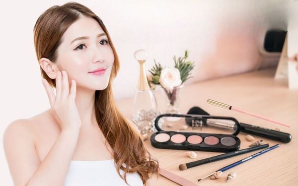 Cách trang điểm cho 2 mắt không đều nhau: Làm nổi bật vẻ đẹp tự nhiên của bạn