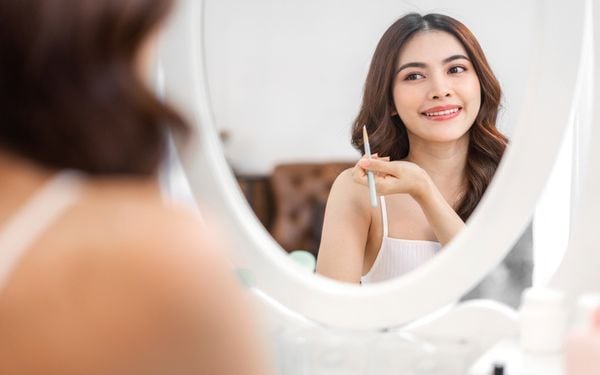 Gợi ý cách trang điểm mặt vuông siêu xinh và đơn giản