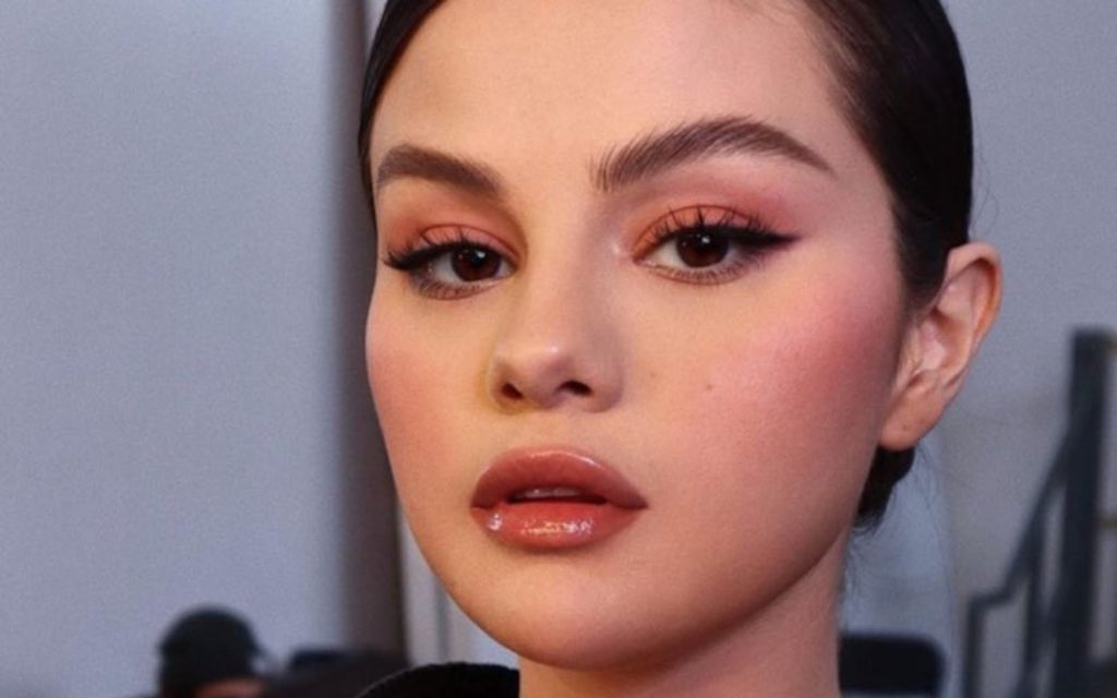 Cách tạo dáng chân mày lưỡi mác đẹp mê ly và mang đến vận số tốt