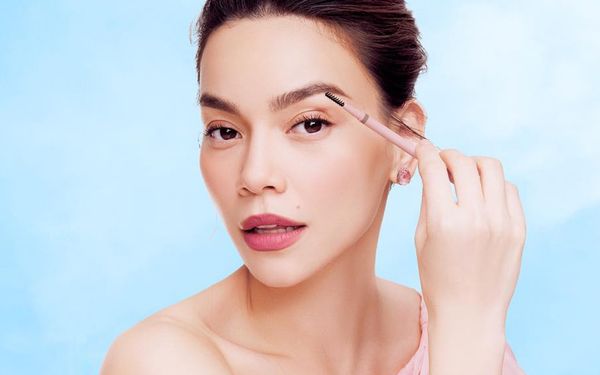 Làm đẹp chân mày rậm không tốn quá nhiều thời gian