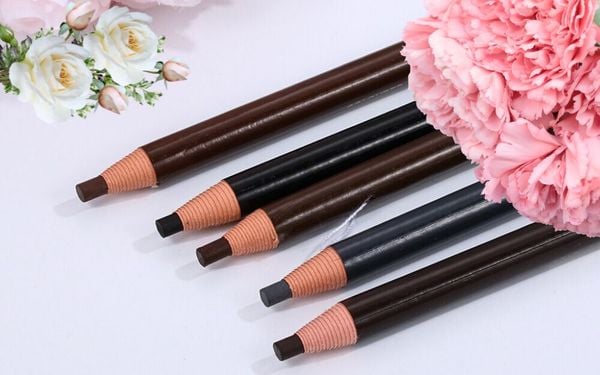 Kẻ mắt bằng chì xé như thế nào để tạo ra đường kẻ đẹp?