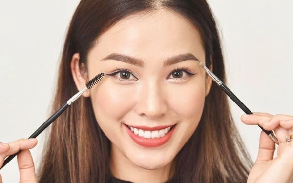 Chì kẻ mày màu nâu đen - Đem lại vẻ đẹp tự nhiên cho lông mày