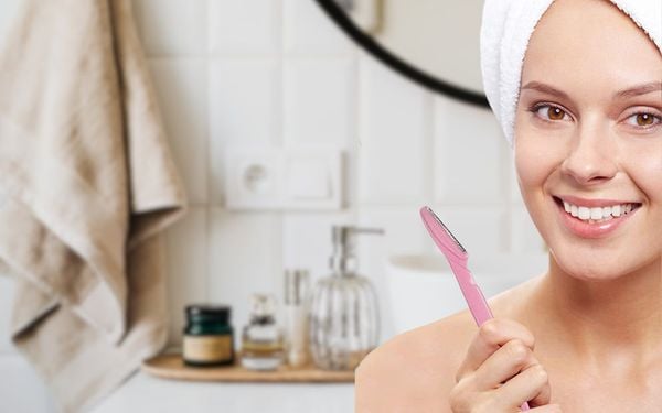 Có nên cạo lông mặt trước khi trang điểm: Những điều cần biết khi cạo lông mặt