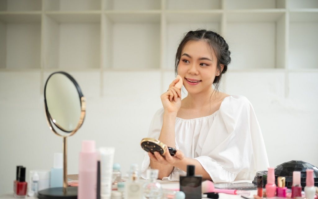 [Góc giải đáp] Dùng cushion có cần kem che khuyết điểm không?