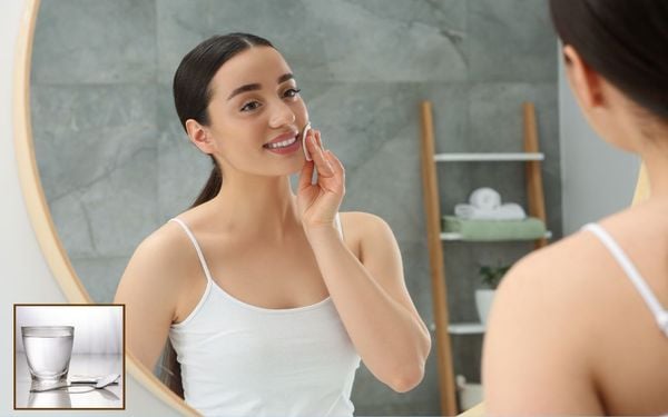 Dùng nước muối tẩy trang có được không? Sự thật bất ngờ đằng sau