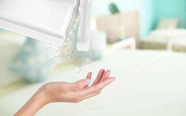 Dưỡng chất còn dư trong mặt nạ dùng làm gì? Có nên giữ lại không?