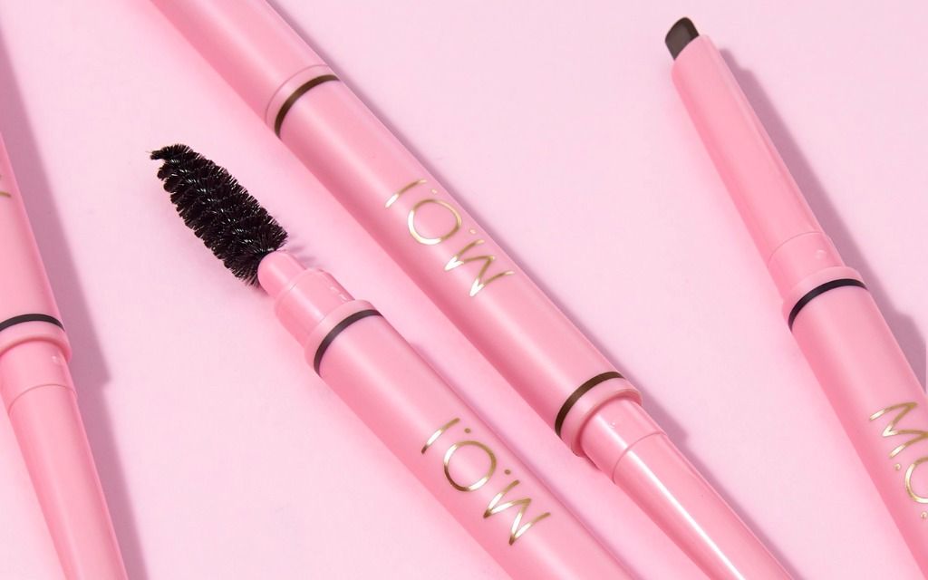 Xu hướng makeup hiện đại với chì kẻ mày màu nâu xám cực hot