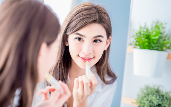 Đi tìm màu son cho nàng môi mỏng thêm đầy đặn