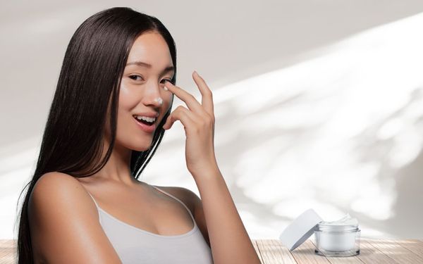 Có nên dùng kem dưỡng da chống nắng không?