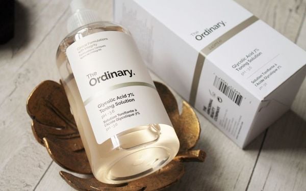 Toner AHA The Ordinary giúp làn da của bạn sạch sâu
