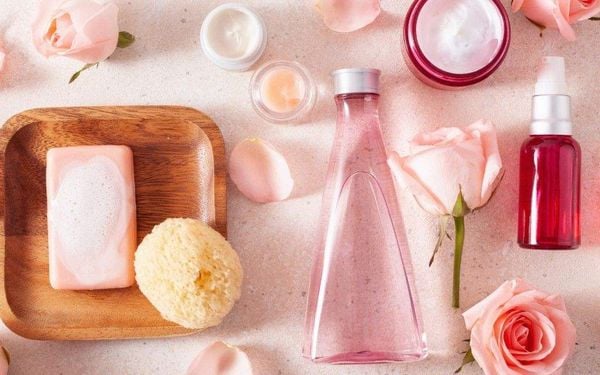 Bạn đã biết tại sao toner tốt cho da dầu mụn chưa?