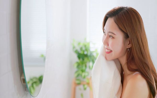 Nặn mụn xong có nên dùng sữa rửa mặt? Cách chăm sóc da sau khi nặn mụn