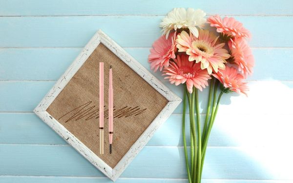 Kẻ mắt màu nâu - Sự lựa chọn phù hợp cho mọi phong cách trang điểm