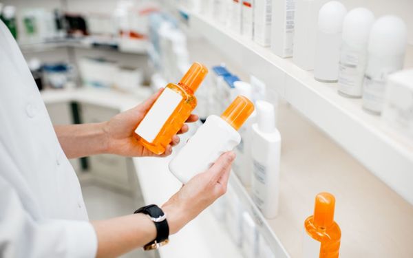 Cách chọn kem chống nắng cho da dầu mụn bảo vệ da tối ưu