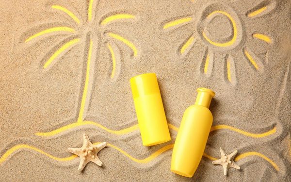 Kem chống nắng đi biển - Giải pháp tối ưu cho những chuyến đi trọn vẹn