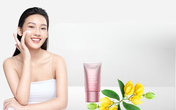 Mẹo bôi kem chống nắng không cay mắt bảo vệ da dễ dàng, thoải mái