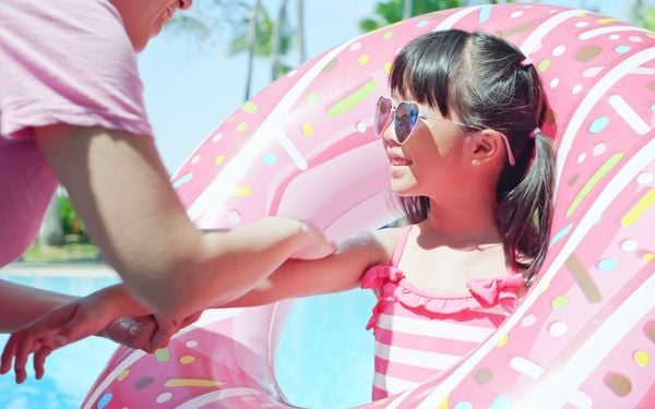 Kem chống nắng trẻ em nên dùng từ độ tuổi nào?