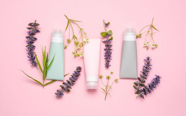 Tự tin làm đẹp với kem lót kiềm dầu cho da mụn