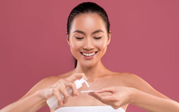 [GIẢI ĐÁP] Không trang điểm có nên dùng dầu tẩy trang không?