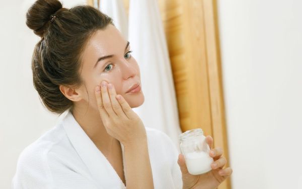 Mặt nạ dầu dừa dưỡng ẩm cho da khô và da nhạy cảm