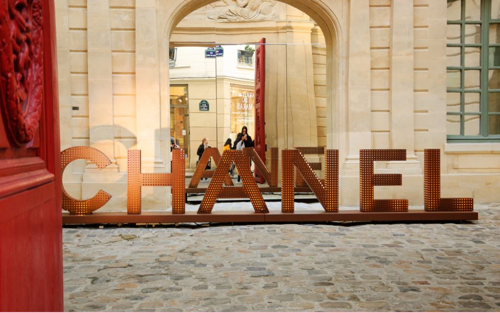 Câu chuyện về sự phát triển của thương hiệu Chanel - Từ một cửa hàng nhỏ đến một đế chế thời trang quốc tế
