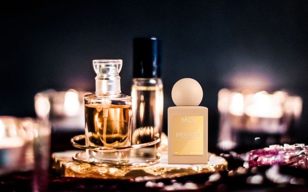 Tiết lộ cách lựa chọn nước hoa nữ theo tuổi cực chuẩn