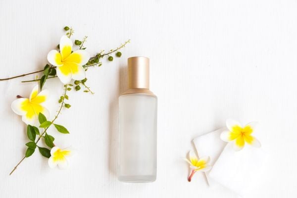 Nước thần và toner khác nhau như thế nào? Tìm hiểu ngay!