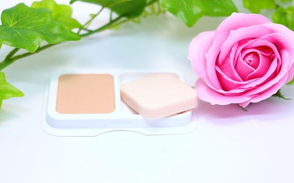 Cứu cánh làn da khó chiều với phấn nền cho da dầu