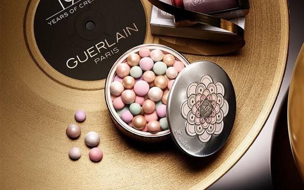 Phấn phủ Guerlain Meteorites Pearls Of Powder: 