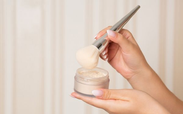 Phấn phủ loại nào tự nhiên? Làm thế nào để lựa chọn phấn phủ tự nhiên phù hợp?