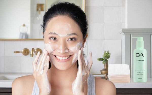 Rửa mặt bằng bông tẩy trang: Bí quyết cho làn da mịn màng