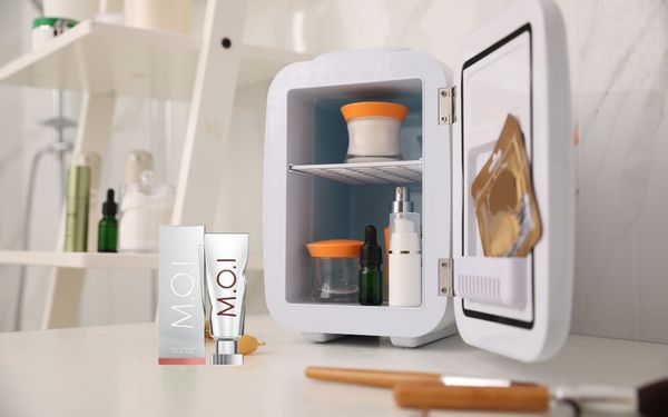 Giải đáp chi tiết: Có nên để son dưỡng trong tủ lạnh?