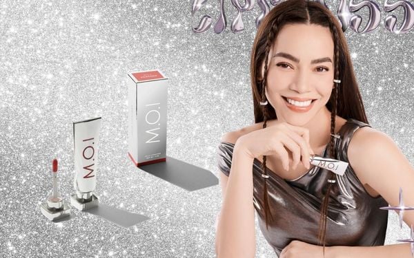 Đôi môi tươi tắn, mềm mịn với son dưỡng M.O.I Hồ Ngọc Hà