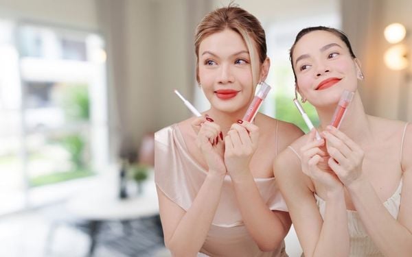 Son kem lì lâu trôi: Độ bám màu vượt trội đáng kinh ngạc