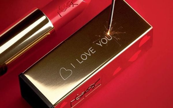 Son môi khắc tên - Đánh dấu phong cách của riêng bạn