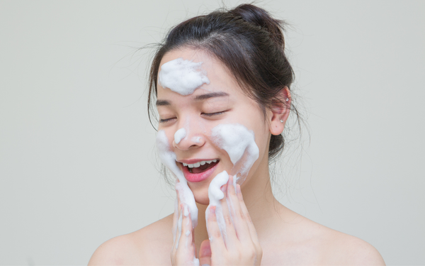 Cẩm nang chọn sữa rửa mặt cho da nhạy cảm thích hợp nhất