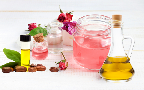 Cách làm nước tẩy trang tự nhiên cho da hỗn hợp siêu đơn giản