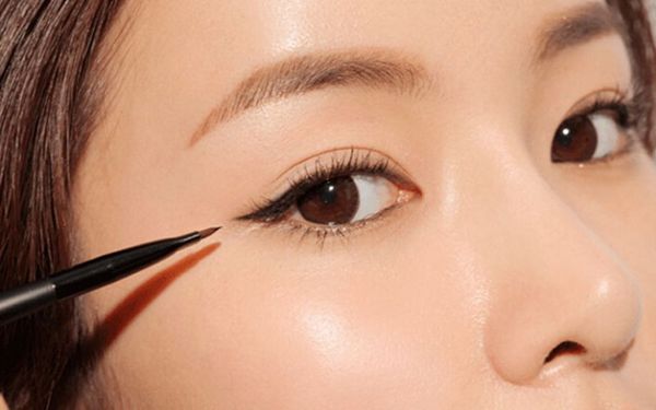 Cách kẻ eyeliner cho từng dáng mắt: Hãy chọn cách phù hợp