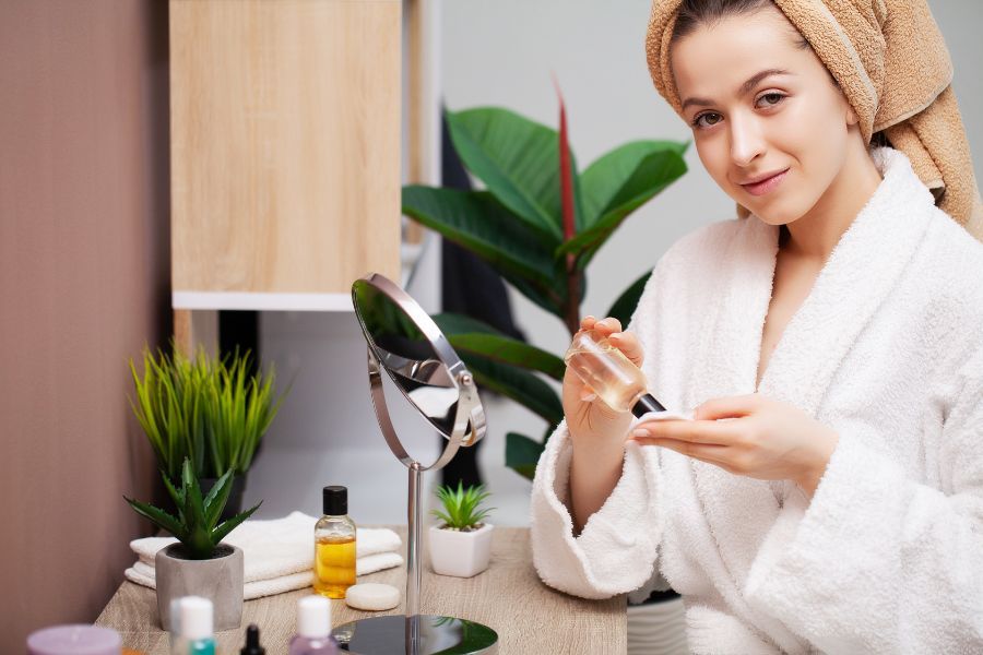 Vì sao toner dưỡng ẩm không thể thiếu trong quá trình chăm sóc da?