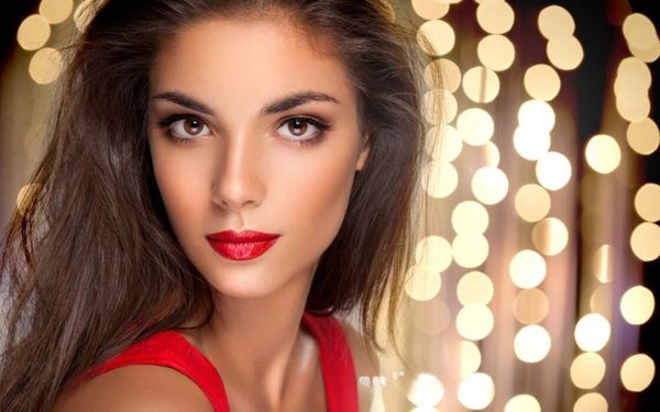 Trang điểm mắt dự tiệc đêm - Đẹp dịu dàng mà vẫn tỏa sáng