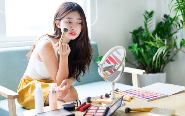 Trang điểm là gì? Tại sao trang điểm lại quan trọng với phái đẹp?