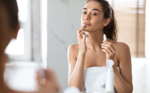 Xài son dưỡng đúng cách đem lại nhiều lợi ích cho đôi môi