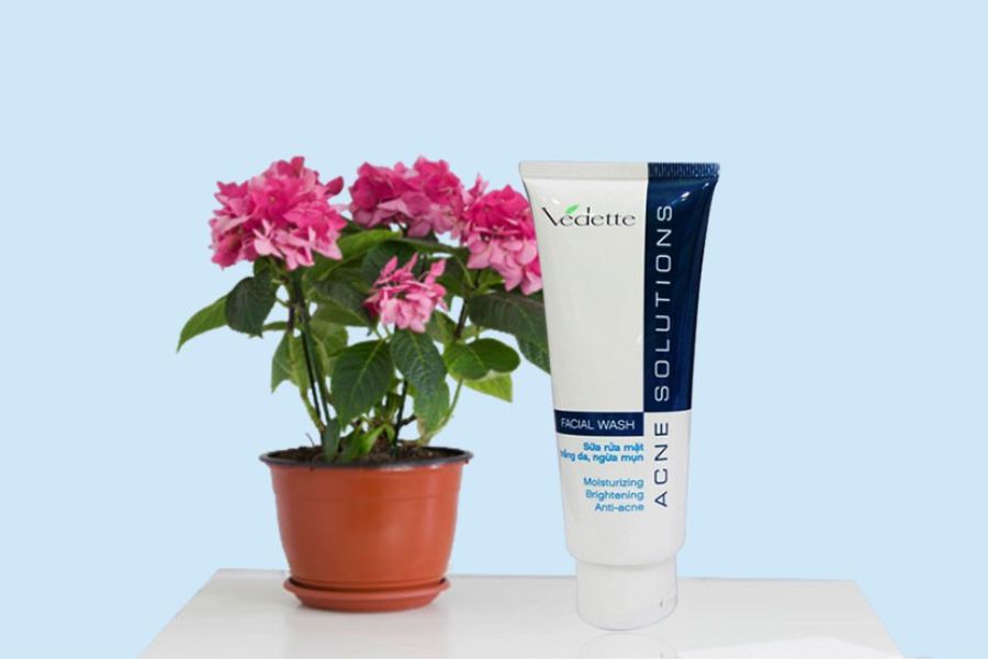 Sữa rửa mặt Vedette Acne Solutions Facial Wash